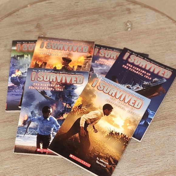 "I Survived" Bundle Of 5 Books - Picture 1 of 8